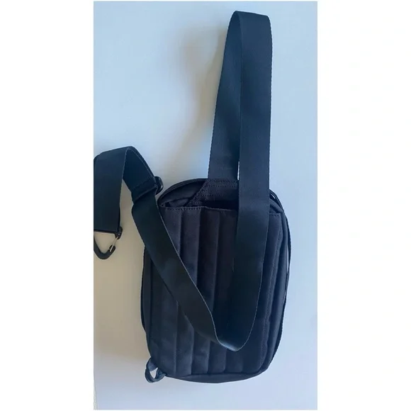 Pakt Anywhere 5L Sling Bag - Picture 2 of 5